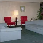 Harbor Inn