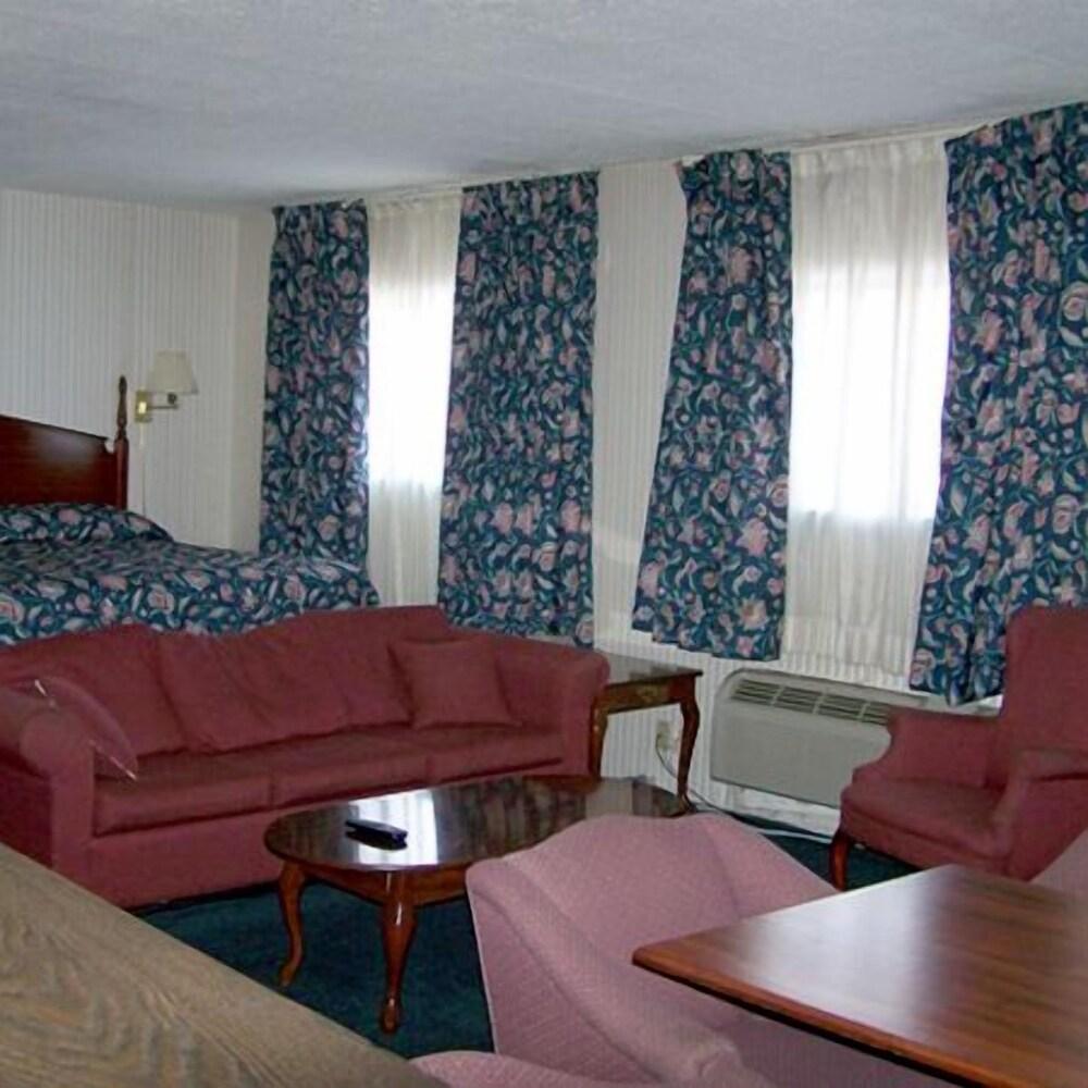 Harbor Inn